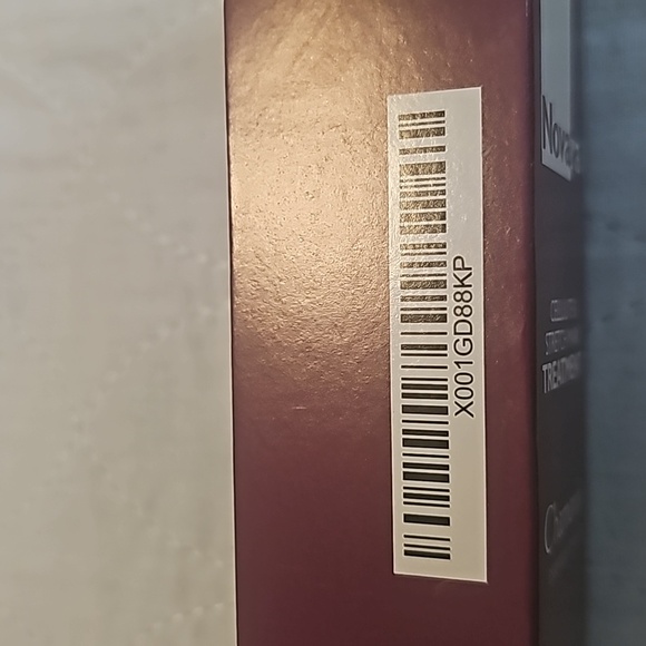 Novara Cellulite & Stretch Mark Treatment 1.4 oz. - Picture 4 of 8